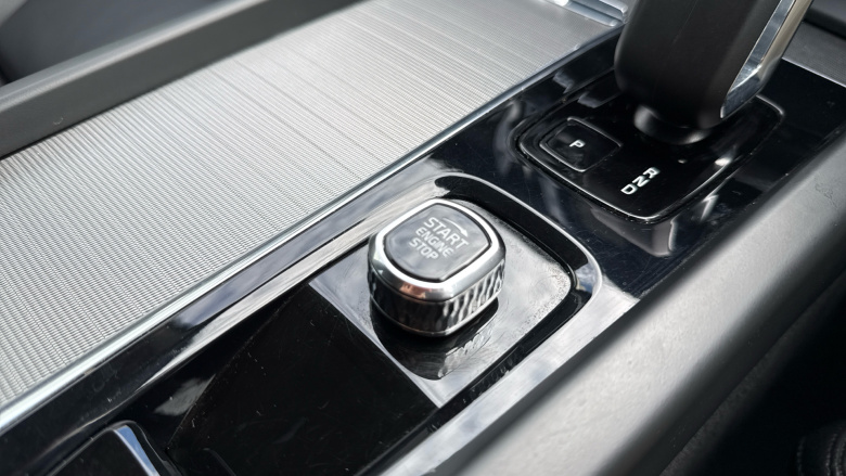 Volvo XC60 2.0 B4D Plus Dark 5dr AWD Geartronic Diesel Estate